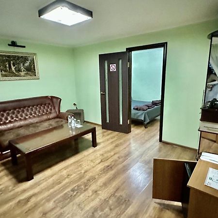Petrovskyi Brovar Brovary Εξωτερικό φωτογραφία